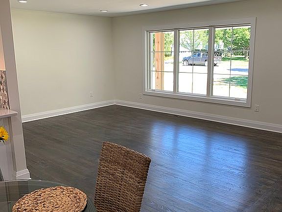5th image of 3770 Carol Blvd