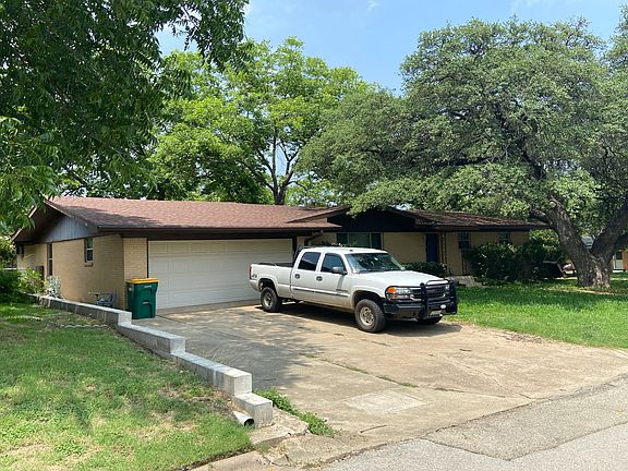 3rd image of 2529 Mears Dr