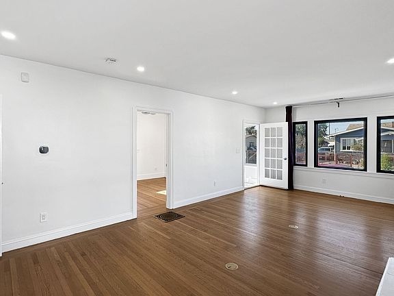 4th image of 760 22nd St #760