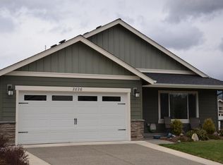 2826 SW Shimmer Ln, Grants Pass, OR 97527