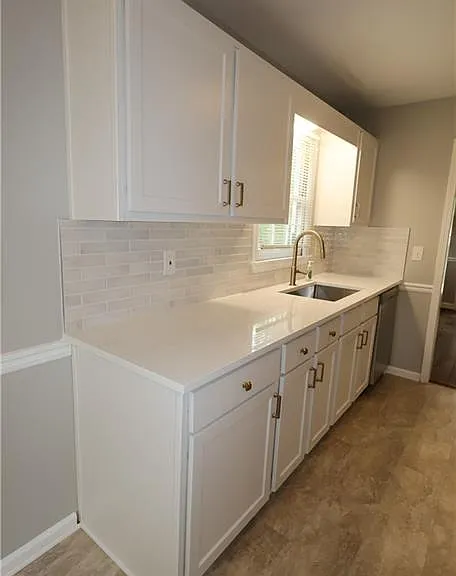 1359 Oakengate Dr — Photo 3