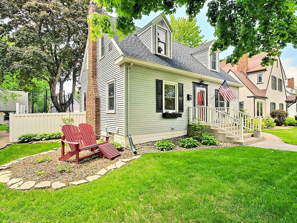 2nd image of 413 23rd St N