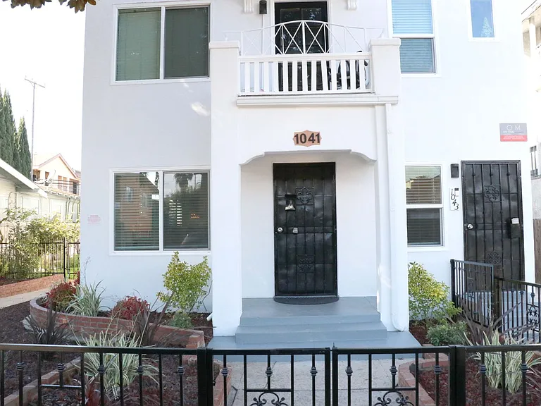 1041 Dawson Ave — Photo 3