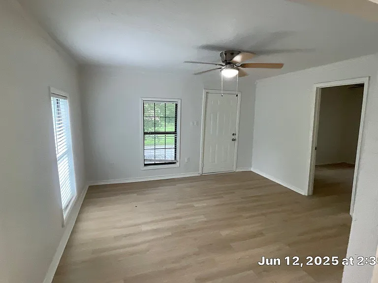 3404 Moulton St — Photo 10