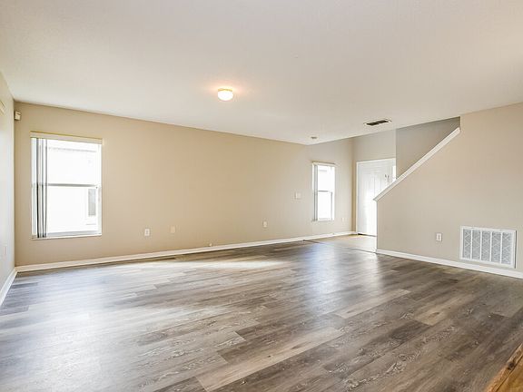 4th image of 2408 Ashecroft Dr
