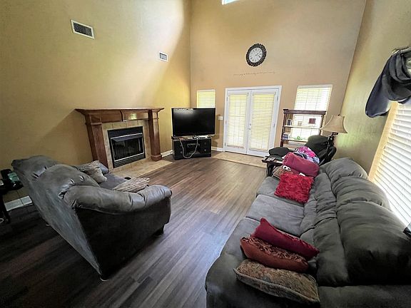 4th image of 2500 Cathedral Hts