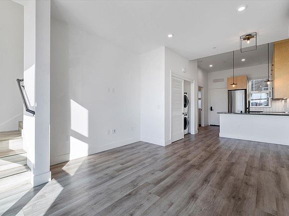 5th image of 202 Panetta Ave #12