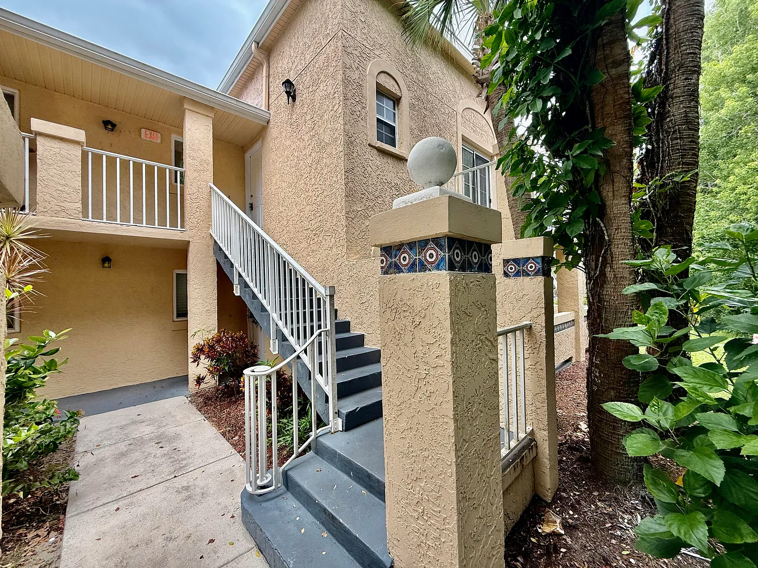 2 bed, 2.0 bath, 874 sqft, $1,700 — Photo 1
