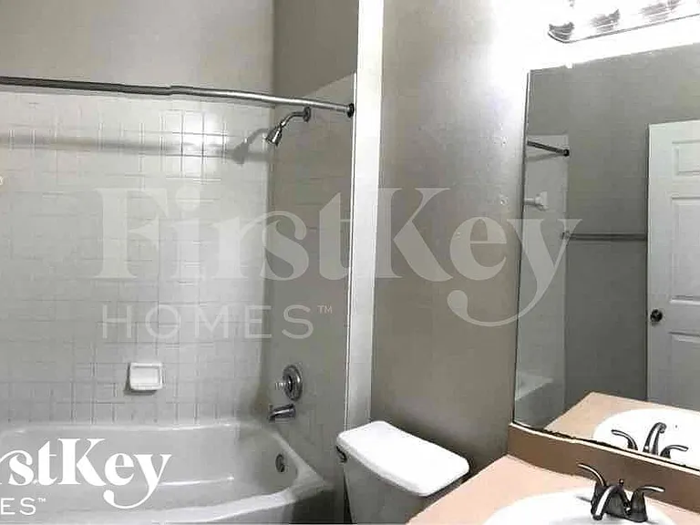 7428 Little Pond Ct — Photo 19