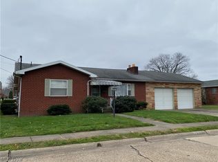 704 27th St, Vienna, WV 26105