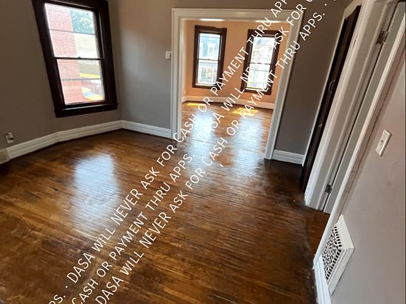 3rd image of 305 14th St Front Uf