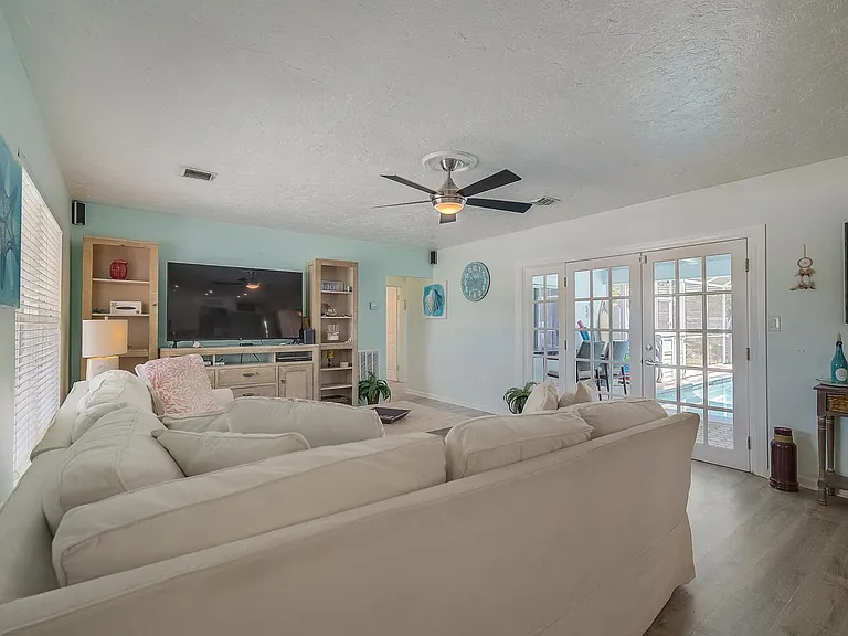 2825 Webber St — Photo 9