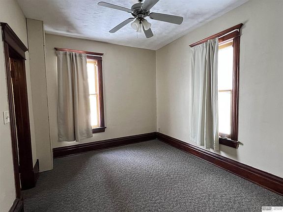 5th image of 630 W 9th St