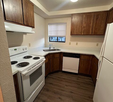 4th image of 7445 Auburn Oaks Ct APT A
