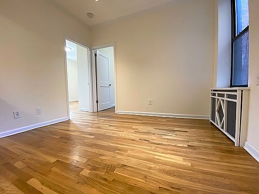 2nd image of 355 W 51st St #82