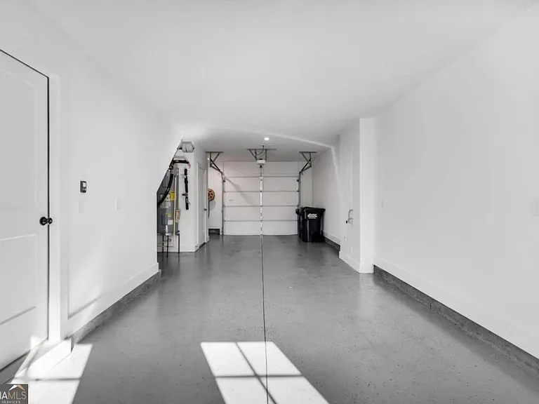 942 Spencer Ave — Photo 10