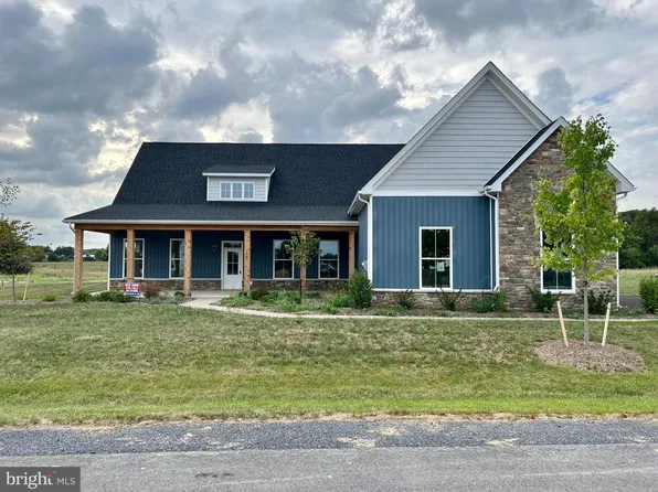 239 Glenaire Rd, Bunker Hill, WV 25413