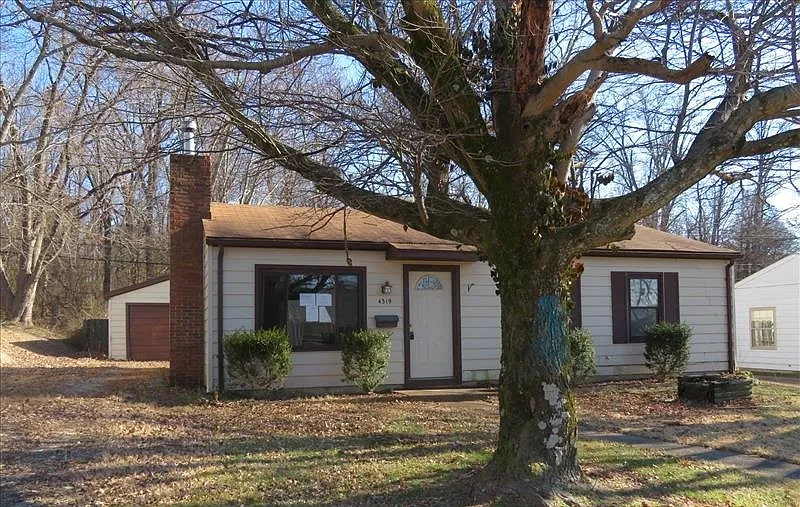 4319 Meadowridge Rd photo 1