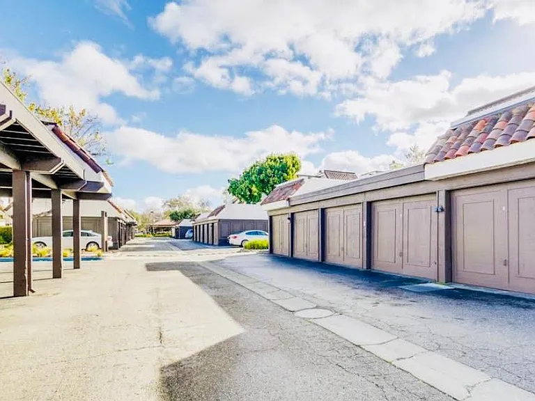 Detached Single Garage