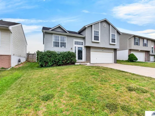 16623 Patrick Ave, Omaha, NE 68116
