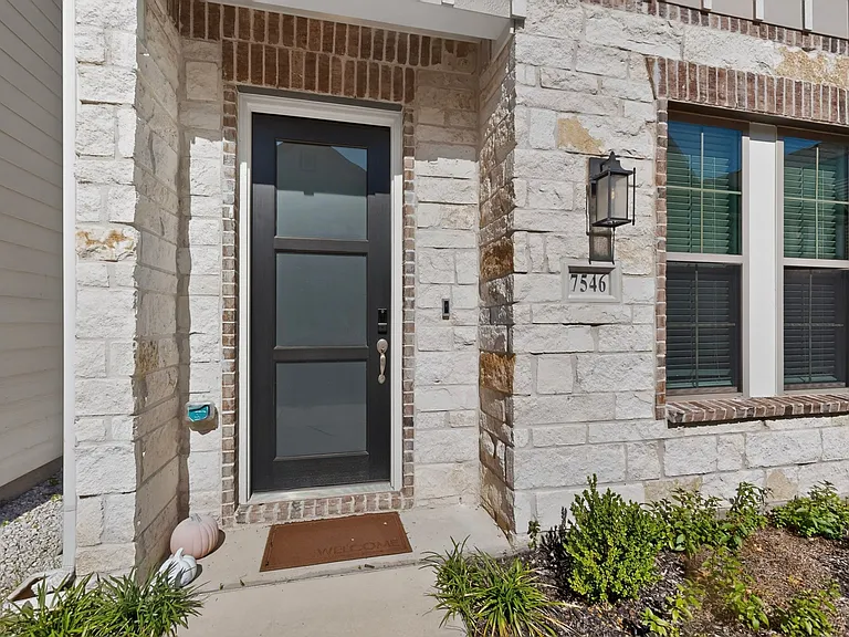 7546 Edgeware Rd — Photo 36