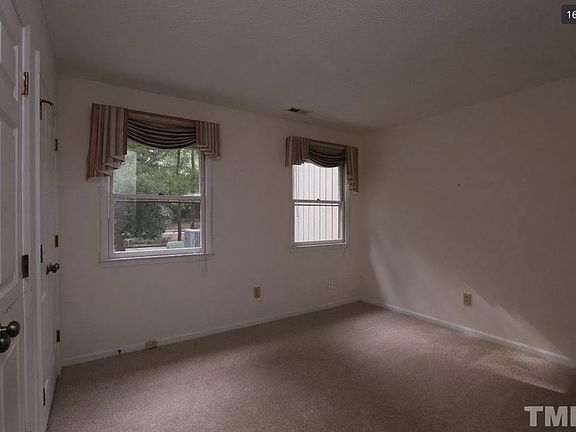 4th image of 101 Woodbridge Ln #1