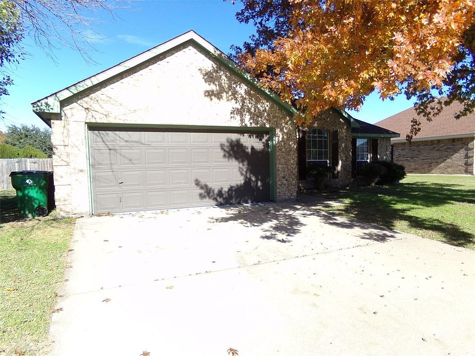 1st image of 107 S Hampton Pl