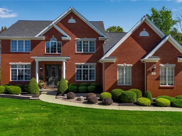 95 Via Foresta Ln, Williamsville, NY 14221