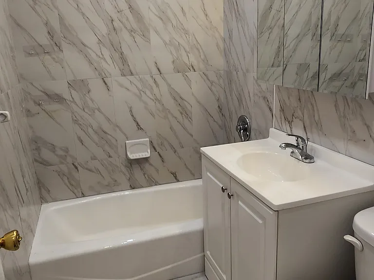 860 E Broadway #5B — Photo 16