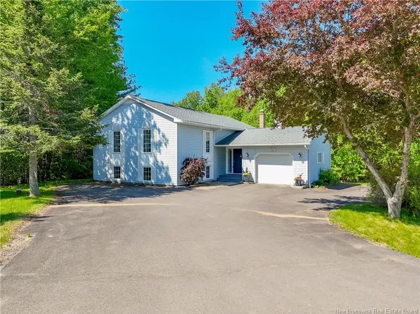 20 Marie Ln, Saint Marys, NB E3A 6T3