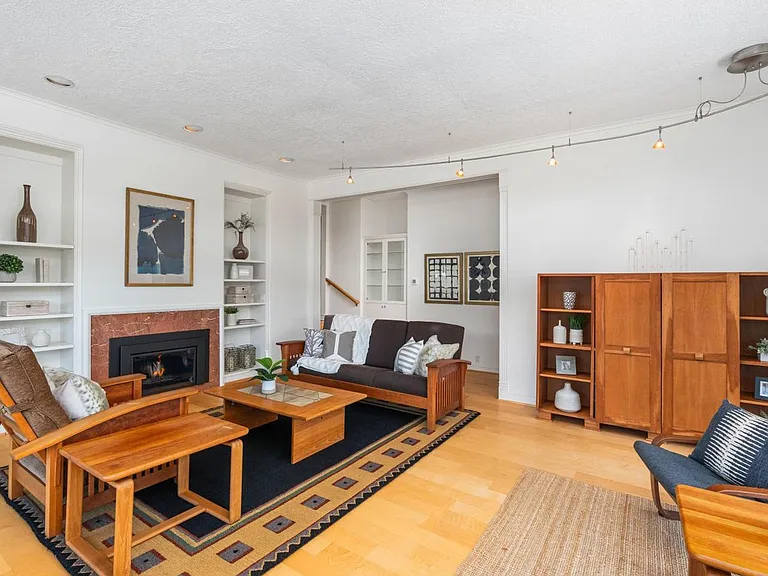 318 SE Spokane St #3 — Photo 7