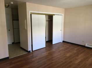 1774 E Oakton St #202, Des Plaines, IL 60018