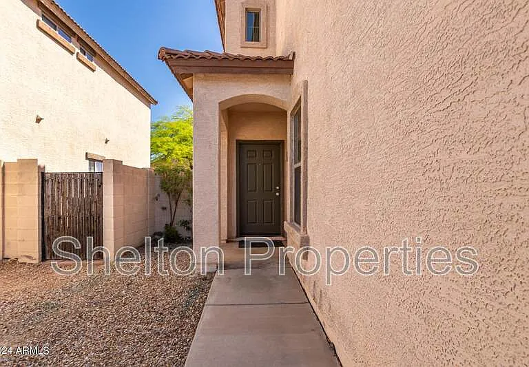 17229 W Caribbean Ln — Photo 2