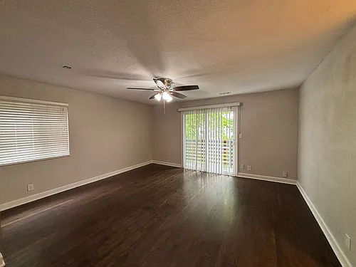 3704 Wyandotte St #6 Photo 1