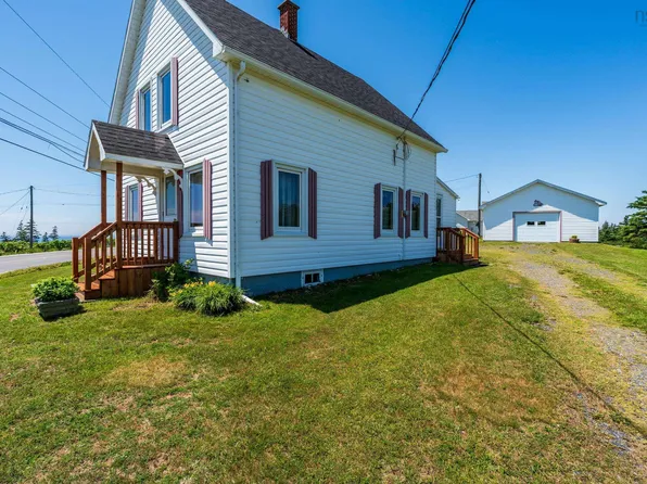 44 John Doucette Rd, Clare, NS B5A 5B4