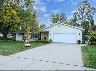 530 W Capitol Dr, Appleton, WI 54911