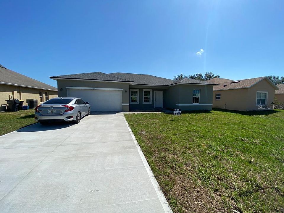 1st image of 305 Erie Dr.