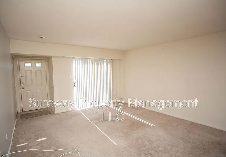 2147 Harbour Dr — Photo 6