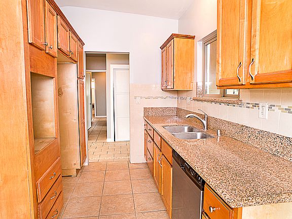 5th image of 11619 Norris Ave