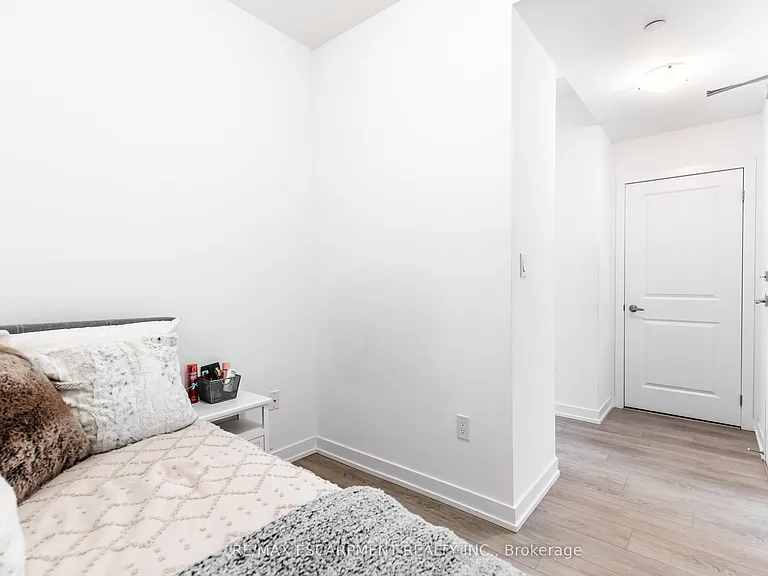 450 Dundas St E #708 — Photo 25