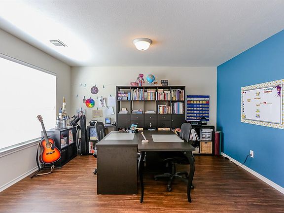 3rd image of 2710 Argos Dr