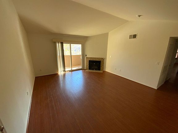 2nd image of 231 W Horizon Ridge Pkwy APT 1421
