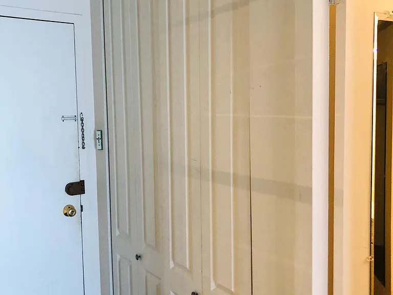 Apt Entrance
