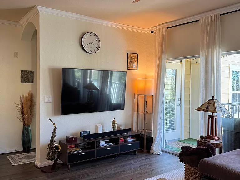 130 Old Town Pkwy — Photo 3