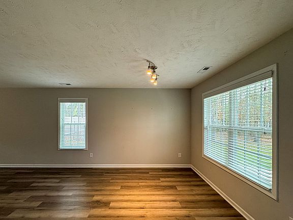 5th image of 761 Sunset Lake Rd