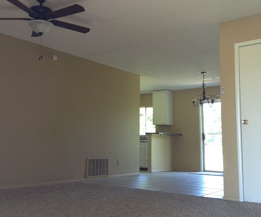 Living Room/Eating Area