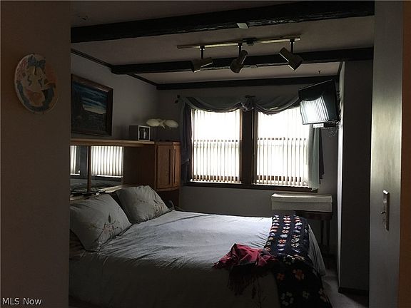 3rd image of 65 E Liberty St
