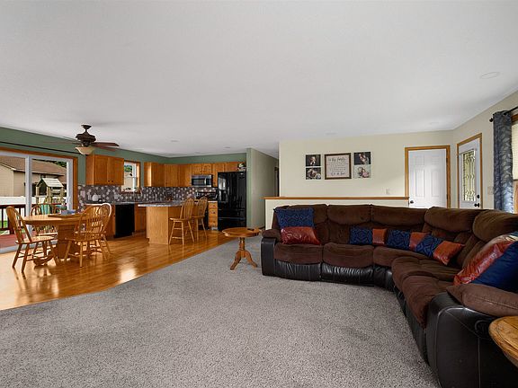 5th image of 707 E Cedar Ave