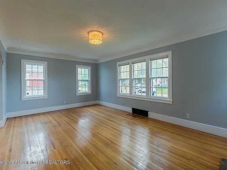 622 Carey St — Photo 2