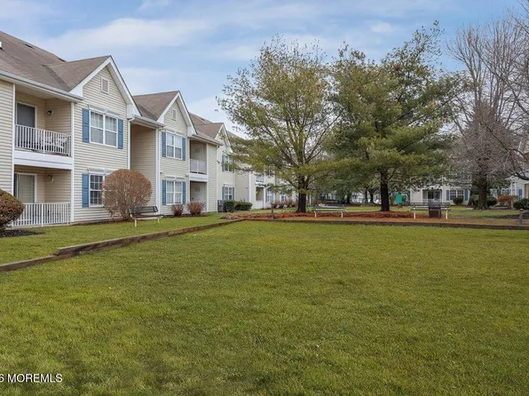 1015 Wedgewood Cir #1015, Belford, NJ 07718